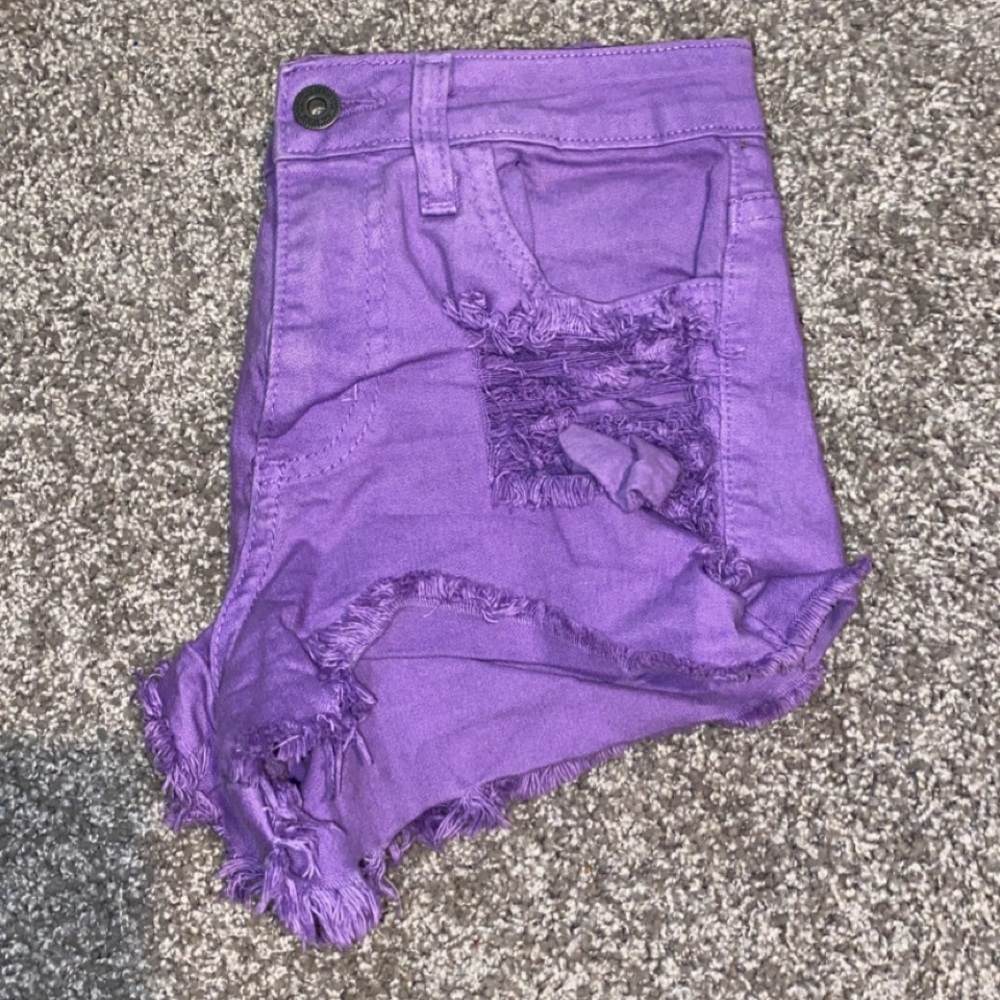 Shorts - Picture 3 of 4